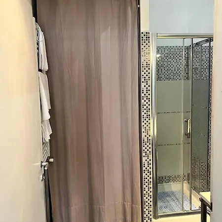 Spacious In Via Dei Coronari Apartment Rom